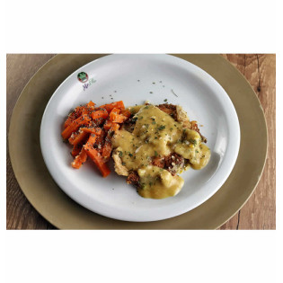 Frango crocante Fit com creme de milho e cenouras cozidas no vapor com azeite e chia 250g / 385 Kcal