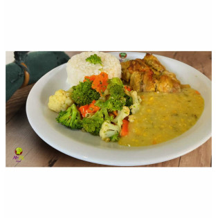 Sobrecoxa grelhada desossada com creme de milho, arroz branco e mix de legumes 350g / 512 kcal