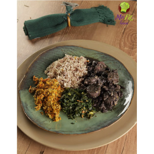 Feijoada light, arroz 7 Grãos, couve manteiga e farofa especial Mr. Fit 350g / 409,50 kcal