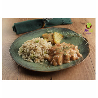 Strogonoff de frango zero lactose, arroz integral com brócolis e batatas rústicas assadas 350g / 353,05 kcal